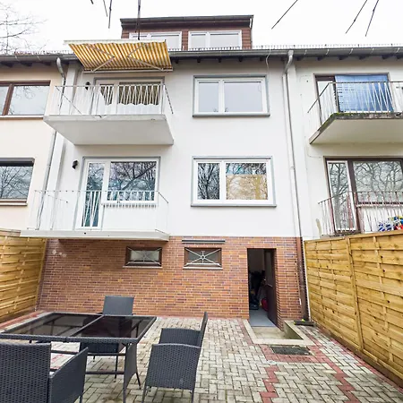 Immostay L# Ferienhaus- Garten & Parking, Wifi * Brema