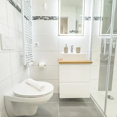 Immostay L# Ferienhaus- Garten & Parking, Wifi