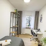 Immostay L# Ferienhaus- Garten & Parking, Wifi 아파트 *