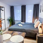 Immostay L# Ferienhaus- Garten & Parking, Wifi 아파트 브레멘
