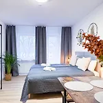 Immostay L# Ferienhaus- Garten & Parking, Wifi アパート
