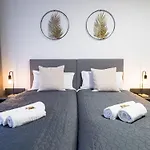 Immostay L# Ferienhaus- Garten & Parking, Wifi *