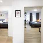 Immostay L# Ferienhaus- Garten & Parking, Wifi Apartamento *