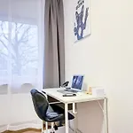 Апартаменти Immostay L# Ferienhaus- Garten & Parking, Wifi *