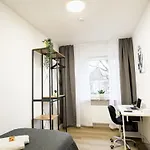Apartamento Immostay L# Ferienhaus- Garten & Parking, Wifi