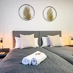 アパート Immostay L# Ferienhaus- Garten & Parking, Wifi ブレーメン