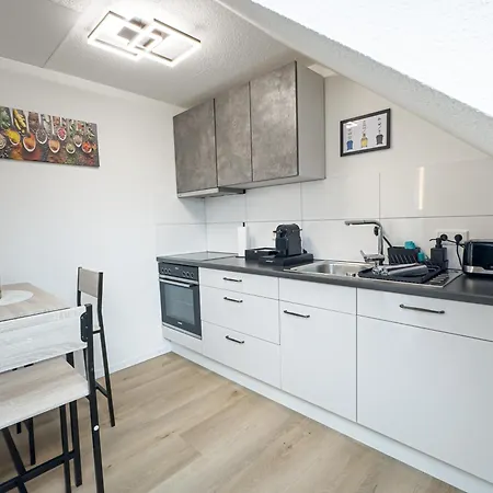 Apartment Immostay L# Ferienhaus- Garten&parking, Wifi