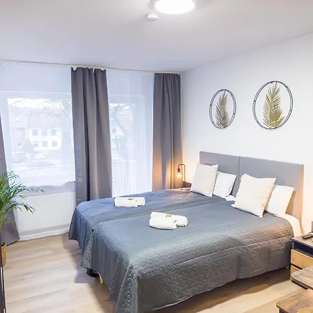 Immostay L# Ferienhaus- Garten & Parking, Wifi Апартаменти *