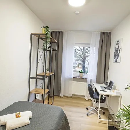 Immostay L# Ferienhaus- Garten&parking, Wifi Apartment *
