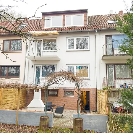 Immostay L# Ferienhaus- Garten & Parking, Wifi 아파트