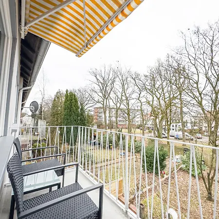 Immostay L# Ferienhaus- Garten & Parking, Wifi Апартаменты Бремен