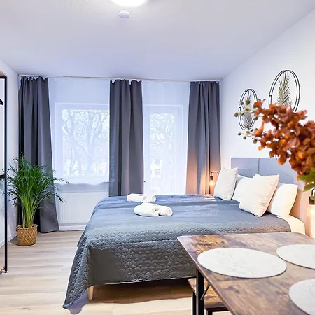 Immostay L# Ferienhaus- Garten & Parking, Wifi Апартаменти