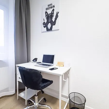 Immostay L# Ferienhaus- Garten & Parking, Wifi