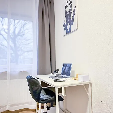 아파트 Immostay L# Ferienhaus- Garten & Parking, Wifi *