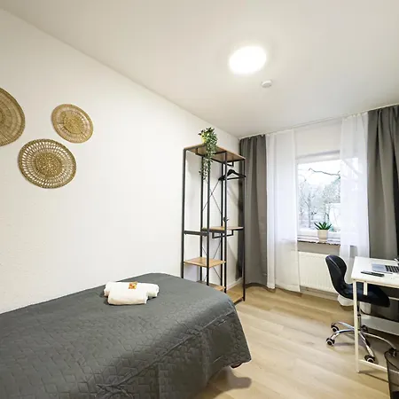 Immostay L# Ferienhaus- Garten&parking, Wifi Apartment Bremen