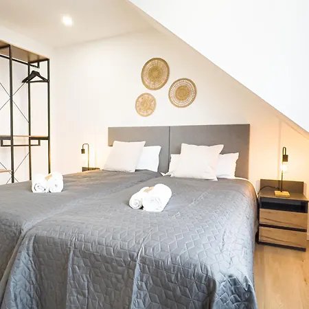 Immostay L# Ferienhaus- Garten & Parking, Wifi