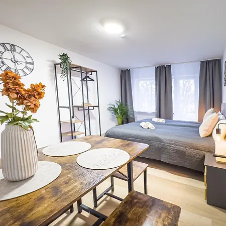 Immostay L# Ferienhaus- Garten & Parking, Wifi Апартаменти Бремен