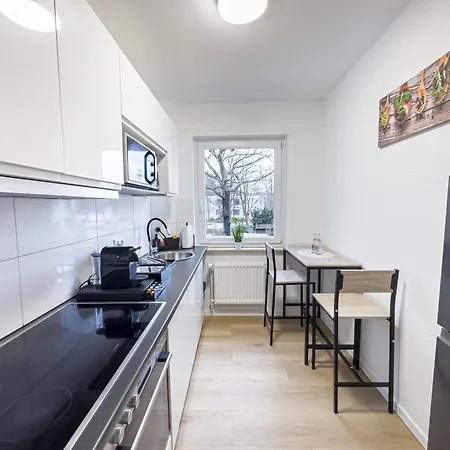 Immostay L# Ferienhaus- Garten&parking, Wifi *