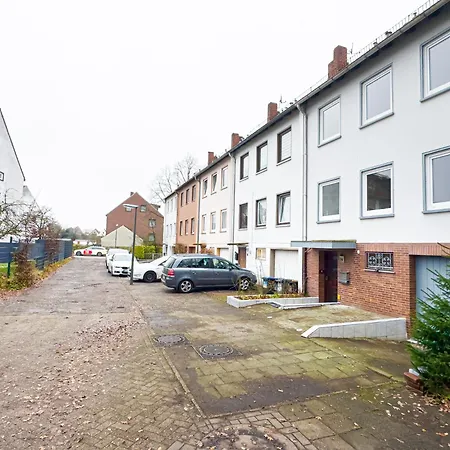 Immostay L# Ferienhaus- Garten & Parking, Wifi Бремен