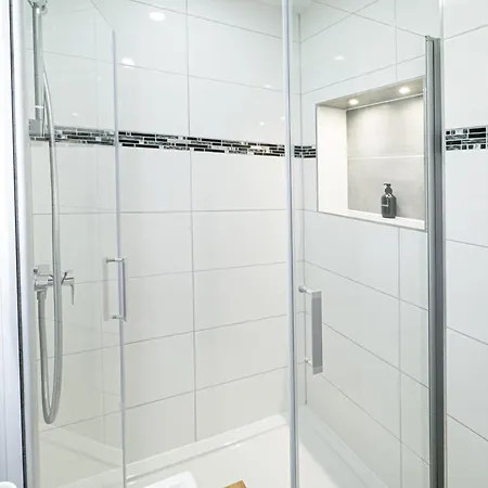 Appartamento Immostay L# Ferienhaus- Garten & Parking, Wifi *