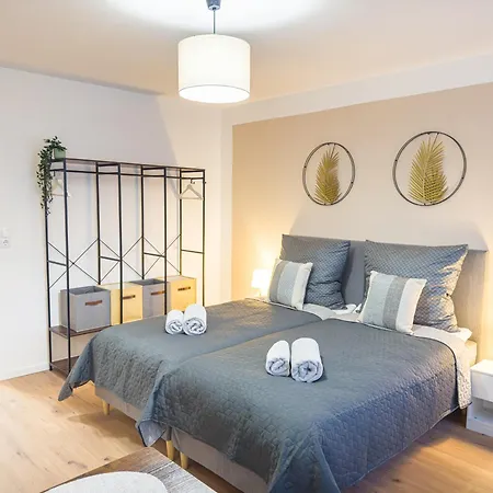 Апартаменти Immostay L# Ferienhaus- Garten & Parking, Wifi *