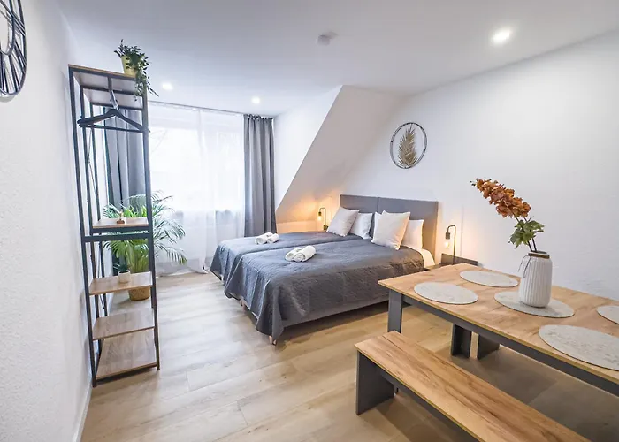 Immostay L# Ferienhaus- Garten & Parking, Wifi