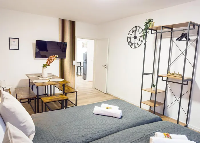Immostay L# Ferienhaus- Garten & Parking, Wifi Brême