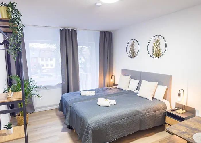 Immostay L# Ferienhaus- Garten & Parking, Wifi Appartement *