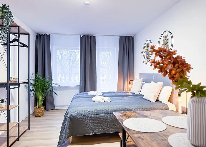 Immostay L# Ferienhaus- Garten & Parking, Wifi Apartament