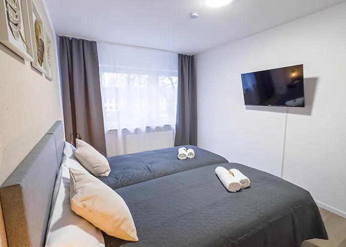 Appartement Immostay L# Ferienhaus- Garten & Parking, Wifi