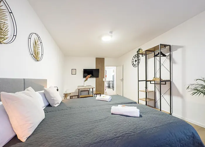 Apartment Immostay L# Ferienhaus- Garten & Parking, Wifi *