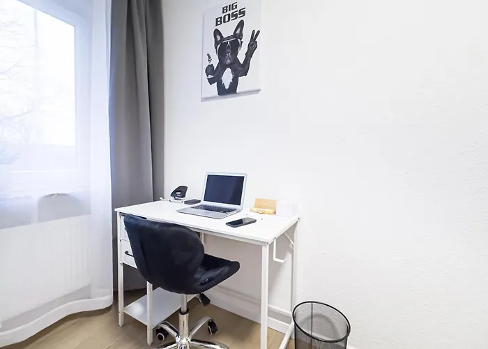 Immostay L# Ferienhaus- Garten & Parking, Wifi