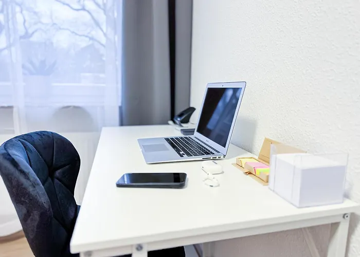 Immostay L# Ferienhaus- Garten & Parking, Wifi Apartament