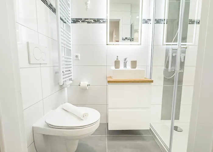 Immostay L# Ferienhaus- Garten & Parking, Wifi