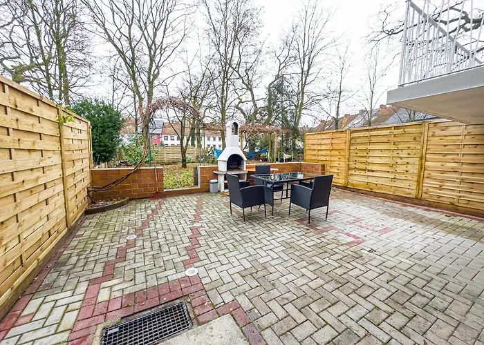 Immostay L# Ferienhaus- Garten & Parking, Wifi Appartement